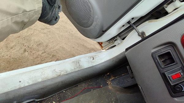 2001-2005 Kia Rio Driver Left Lower Kick Trim Panel Oem Gray — photo 4