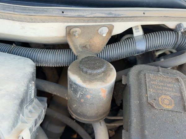 1999-2002 Chevy Express 2500 Power Steering Fluid Remote Reservoir Tank Oem 5.7L — photo 3