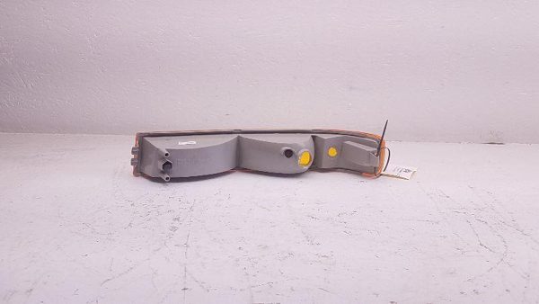 2004 Explor Fog/mark/park/turn Light/lamp RH Passenger Corner/park Light Below — photo 3