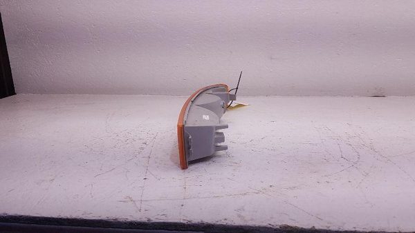 2004 Explor Fog/mark/park/turn Light/lamp RH Passenger Corner/park Light Below — photo 2