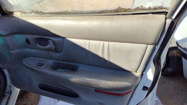 97-99 Buick Century Passenger Right Front Door Trim Panel With Switches Gray 14B — photo 3