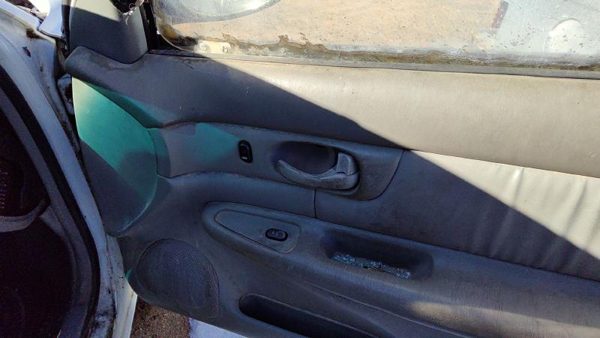 97-99 Buick Century Passenger Right Front Door Trim Panel With Switches Gray 14B — photo 5