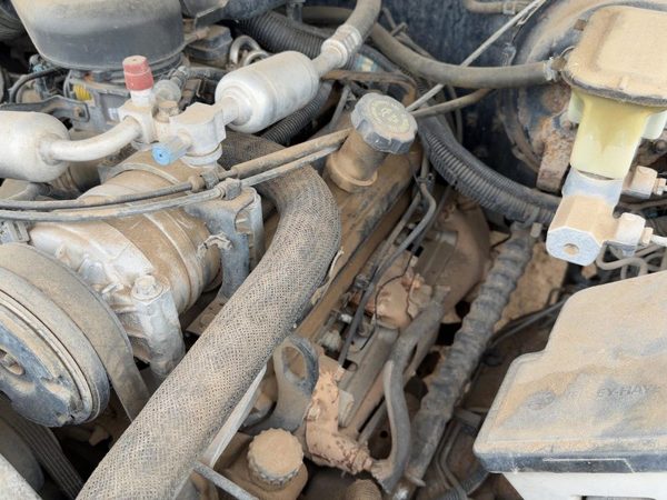 1987-2000 Chevy Silverado 1500 Driver Left Valve Cover Oem 5.7L — photo 2