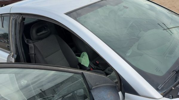 2003-2007 Saturn Ion Passenger Right Front Moulding On A Pillar Oem Silver 13U — photo 4