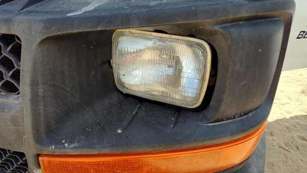 2012 Chevy Express 1500 Headlamp Assembly LH Van — photo 3