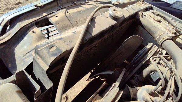 1984 Jeep Grand Radiator 5.9L Auto Trans J5361575 — photo 2