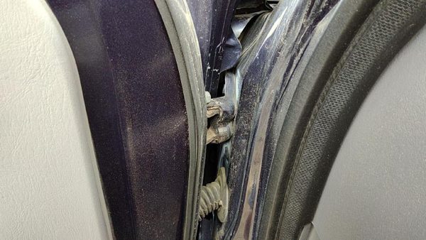 1999 Ford F-150 Front Door Hinge LH — photo 2
