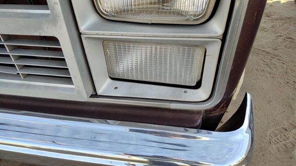 83-88 Gmc Sierra C3500 Driver Left Front Turn Signal Light Lamp Fender Mounted — photo 3
