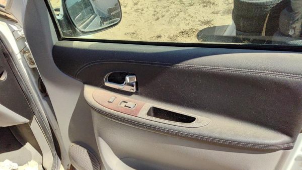 05-08 Uplander Passenger Right Front Door Trim Panel With Switches Gray 17B — photo 3