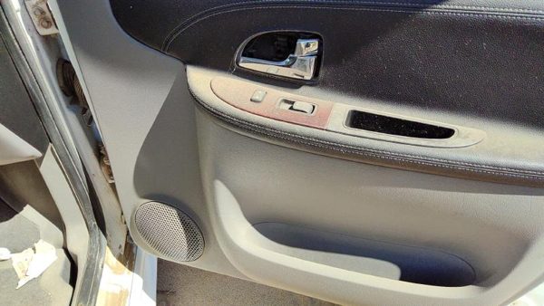 05-08 Uplander Passenger Right Front Door Trim Panel With Switches Gray 17B — photo 5