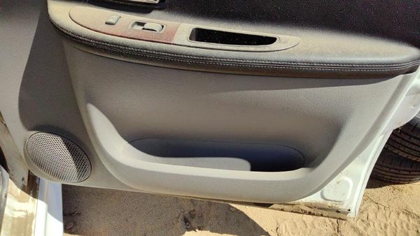 05-08 Uplander Passenger Right Front Door Trim Panel With Switches Gray 17B — photo 6