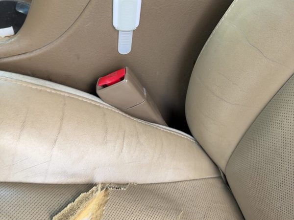 2004 Buick Rainier Driver Left Front Seat Belt Buckle Receiver Oem Tan 332 — photo 3