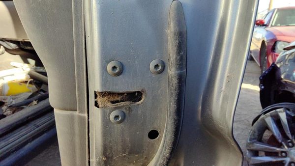 1999-2001 Jeep Grand Cherokee Passenger Right Front Door Latch With Rods/Cables — photo 1