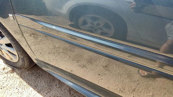 04-08 Grand Prix Driver Left Front Moulding From Door Trim Stealth Gray 46U — photo 6