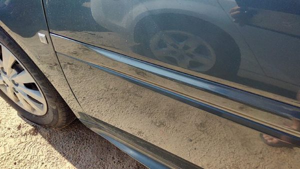 04-08 Grand Prix Driver Left Front Moulding From Door Trim Stealth Gray 46U — photo 7