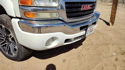 2005 GMC Sierra Front Bumper Assy. 1500 Hd White 50U Bent