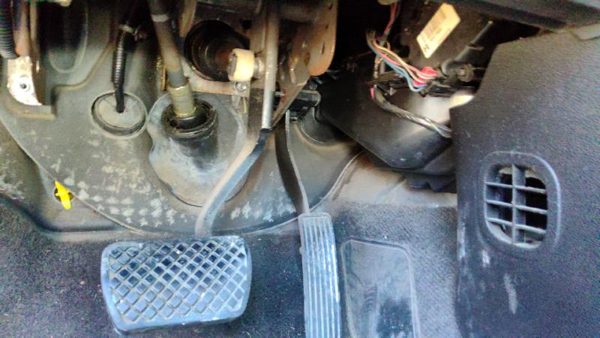 2006 Chevrolet Cobalt Pedal Assembly — photo 2