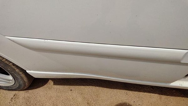 00-07 Focus Station Wagon Passenger Right Rear Moulding From Door Back White Yz — photo 6