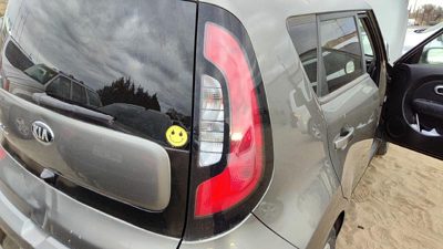 2014-2019 Kia Soul Passenger Right Tail Light Brake Lamp Oem Rear 92402B2010