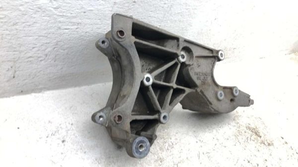 2005 Chevy Silverado 1500 Power Steering Alternator Mount Bracket Oem 12554030 — photo 4