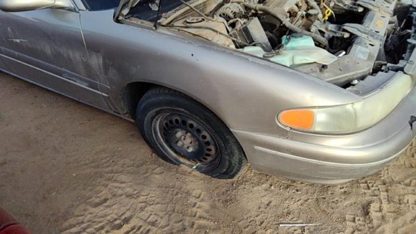 1997-2005 Buick Century Passenger Right Front Fender Oem Silver 12455104 — photo 1