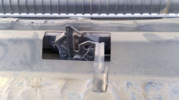 1999-2007 F350 Super Duty Hood Latch Assembly With Bracket Oem 6C3z16138aa — photo 3