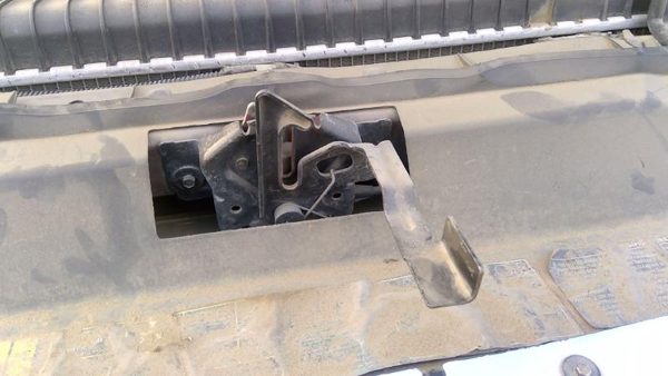 1999-2007 F350 Super Duty Hood Latch Assembly With Bracket Oem 6C3z16138aa — photo 1