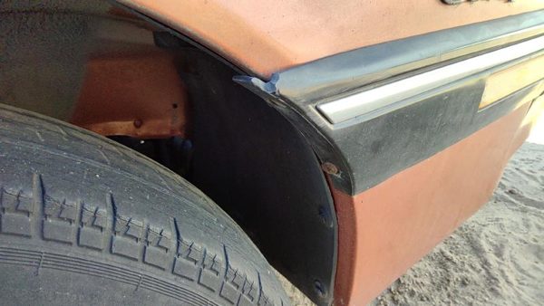 1985 Pontiac Sunbird Passenger Right Inner Fender Liner Oem — photo 2
