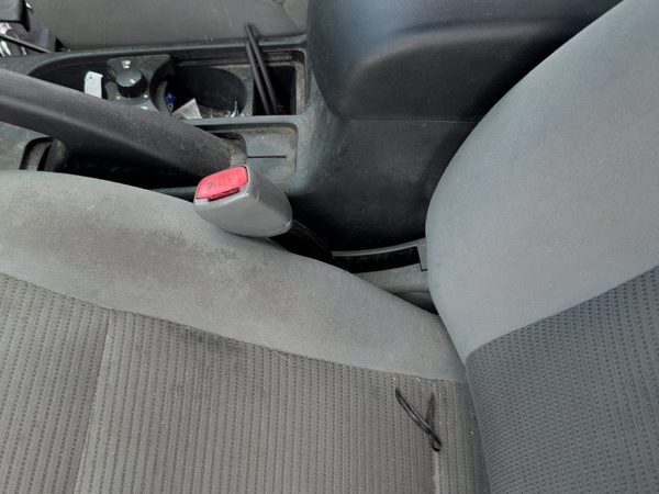 11-12 Sentra Driver Left Front Seat Belt Buckle Receiver Oem Cloth Charcoal X — photo 2