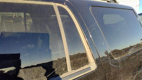 03-17 Ford Expedition Driver Left Rear Vent Window Back Door Glass With Frame — photo 1