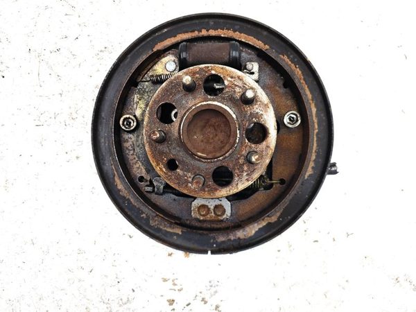 98-03 Toyota Sienna Passenger Right Rear Brake Backing Plate Assembly Oem — photo 1