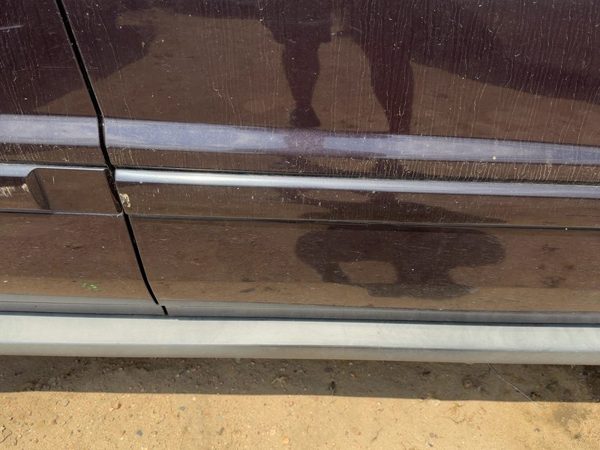 05-09 Equinox Passenger Front Moulding From Door Trim Strip Black Amethyst 71U — photo 6