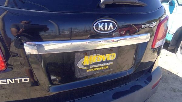 11-13 Kia Sorento License Plate Trim Surround Panel Oem Tail Trunk Finish — photo 1