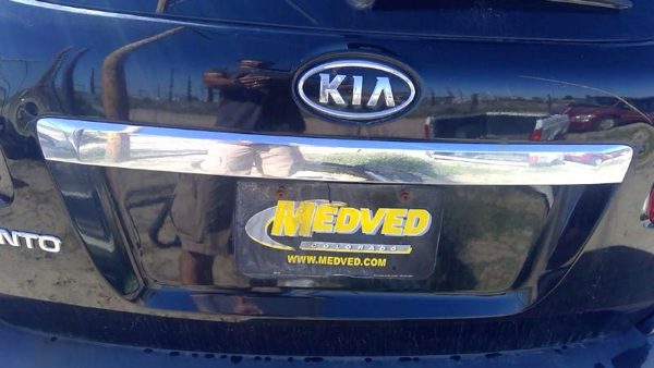 11-13 Kia Sorento License Plate Trim Surround Panel Oem Tail Trunk Finish — photo 8