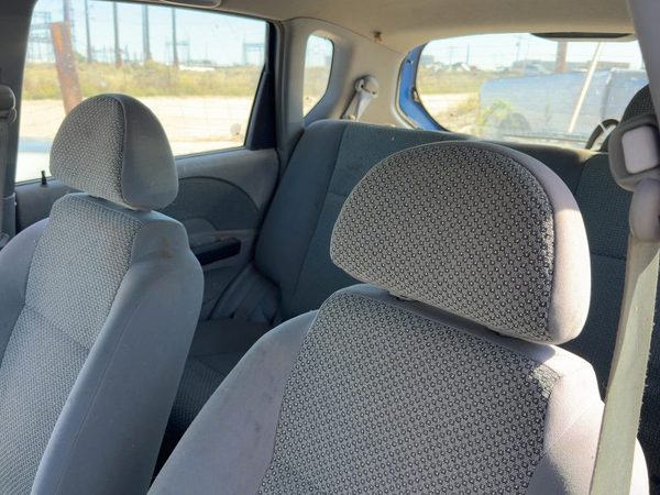 04-05 Aveo Pair Front Headrests Left Right Set Seat Without Deluxe Trim Gray 82C — photo 2