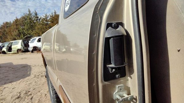 2004 Chevy Silverado 1500 Rear Door RH 15U Sandstone Hail 89024759 — photo 4