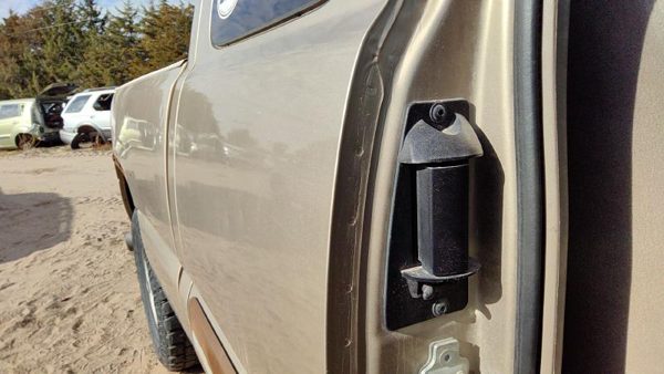 2004 Chevy Silverado 1500 Rear Door RH 15U Sandstone Hail 89024759 — photo 5