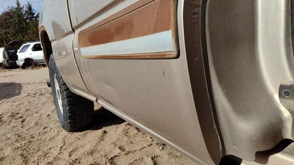 2004 Chevy Silverado 1500 Rear Door RH 15U Sandstone Hail 89024759 — photo 7