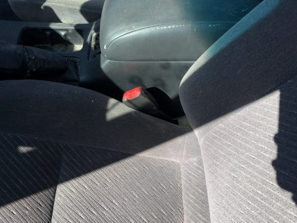 1995-1999 Nissan Maxima Driver Left Front Seat Belt Buckle Receiver Oem Black — photo 1