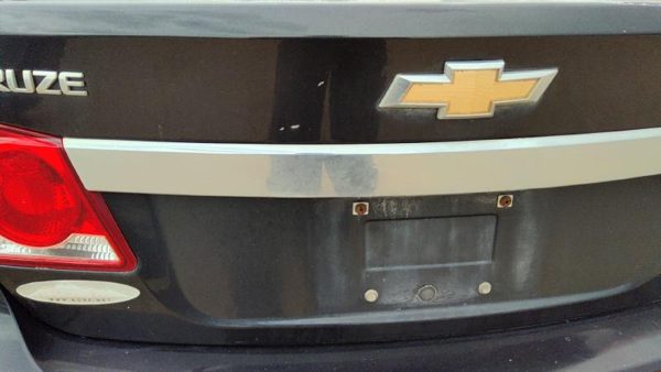 2011 Chevy Cruze Tail Finish Panel License Plate Trim Surround OEM Trunk Black — photo 5
