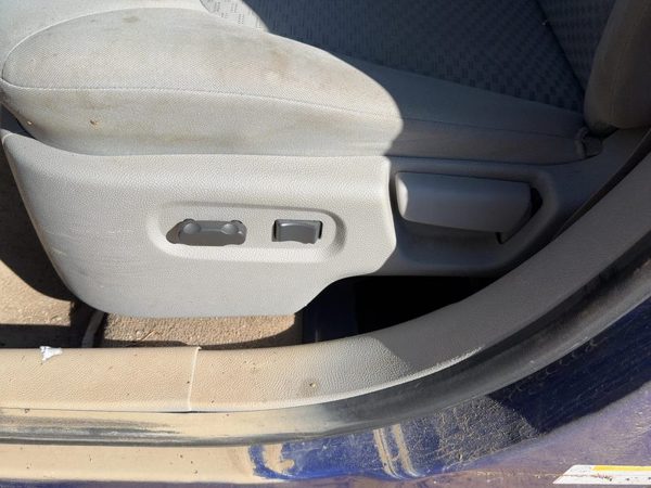 2006 Chevy Hhr Driver Left Side Power Seat Switch With Trim Panel Oem Gray 14B — photo 1