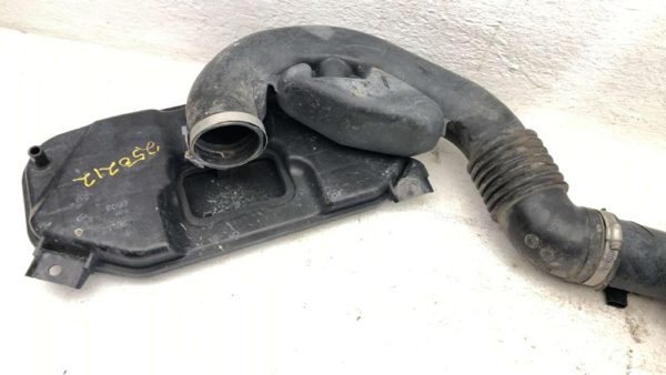 10-12 Legacy Outback Air Intake Cleaner Filter Box Housing With Tube 2.5L — photo 11