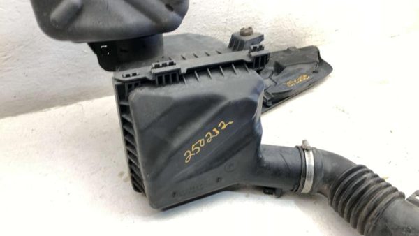 10-12 Legacy Outback Air Intake Cleaner Filter Box Housing With Tube 2.5L — photo 16