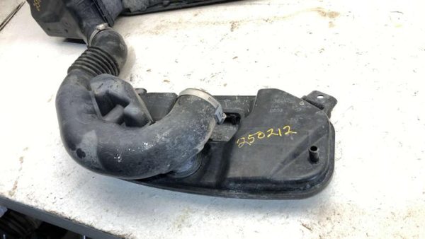 10-12 Legacy Outback Air Intake Cleaner Filter Box Housing With Tube 2.5L — photo 18