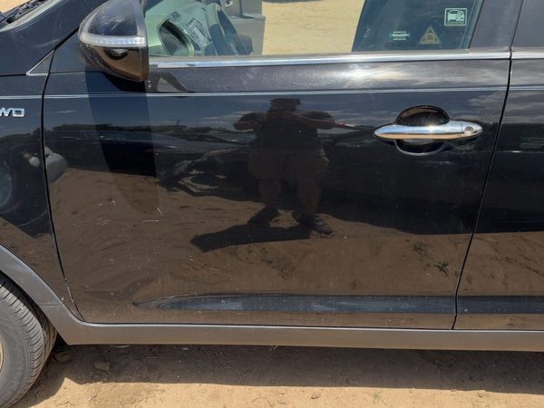 2013 Kia Sportage Front Door LH Black 9P — photo 2