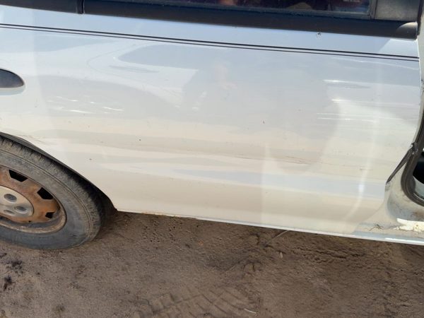 2001 Chevrolet Cavalier Rear Door RH Bright White 16U — photo 1