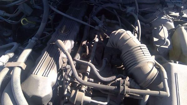 87-90 Jeep Cherokee Intake With Fuel Rail With Injectors Set Loaded Oem 4.0L Xj — photo 3