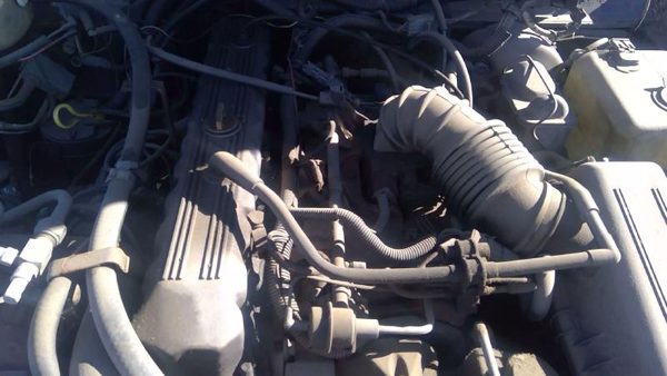 87-90 Jeep Cherokee Intake With Fuel Rail With Injectors Set Loaded Oem 4.0L Xj — photo 2