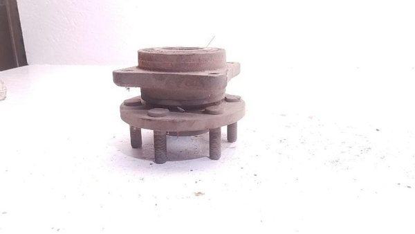1988-1994 Silverado 1500 Front Wheel Hub Oem 15693437 — photo 3