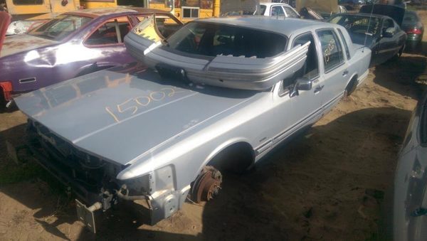 1994 Lincoln & Town Car — vehicle photo 1